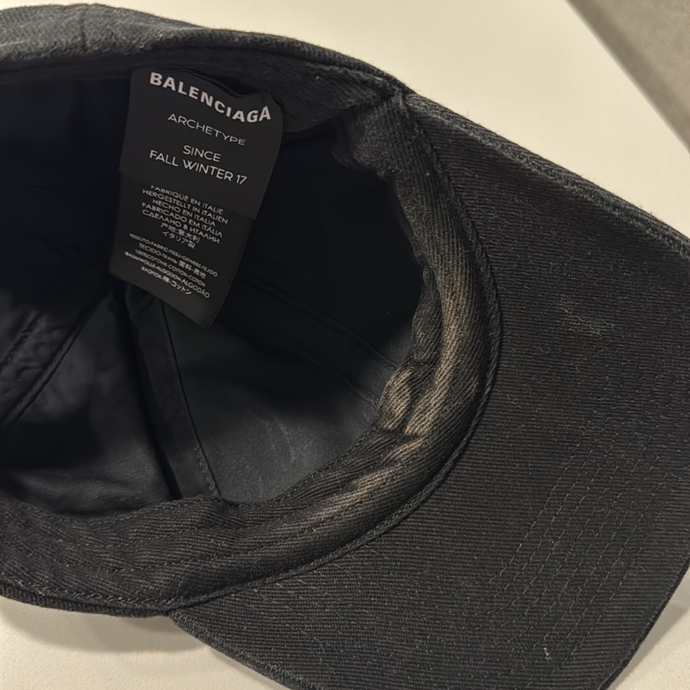 Balenciaga Black Cap with White Logo - Picture 5 of 6